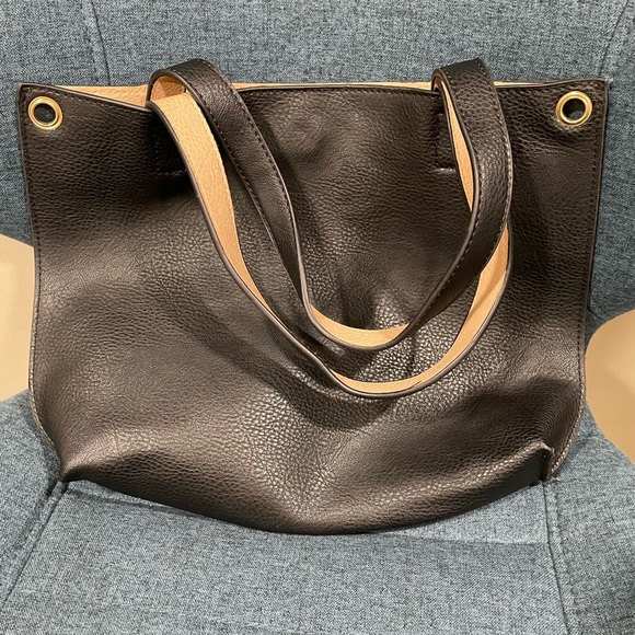 Lot of 9 Purses. New and like new - Picture 11 of 17